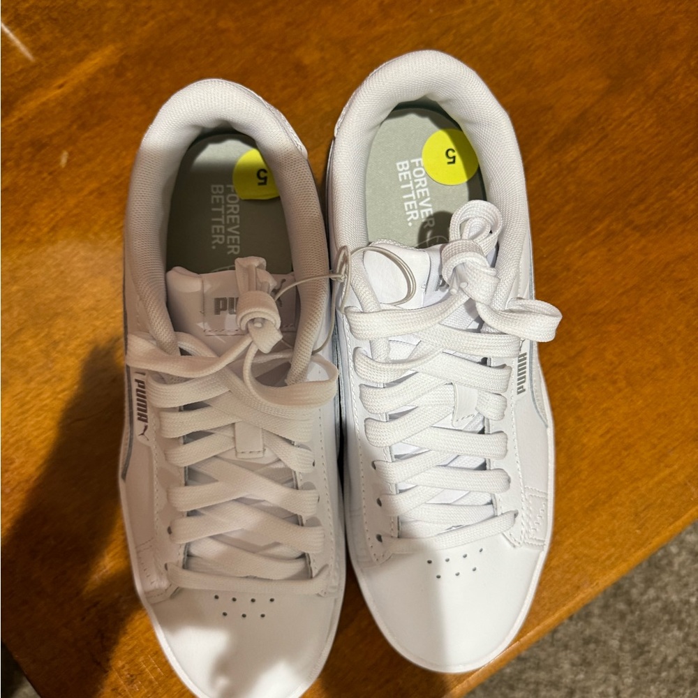 Puma white size 5 Youth